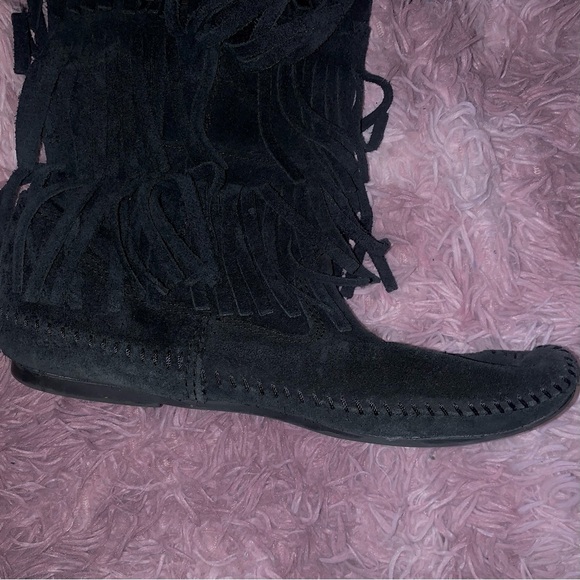 Minnetonka Moccasin 3-Layer Fringe Boots - Picture 8 of 9